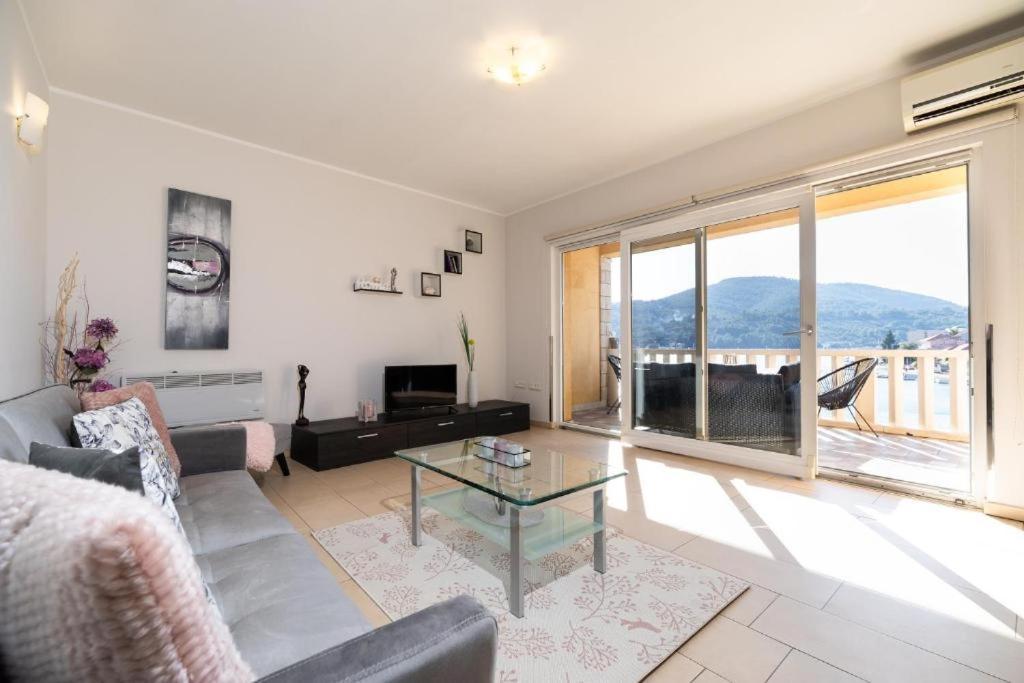 Apartments Dea Caeli Vela Luka Exterior photo